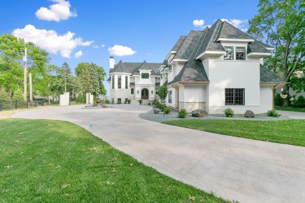 Cost of Concrete Driveway Installation in Broomfield