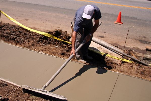Cost of Sidewalk Pouring in Broomfield