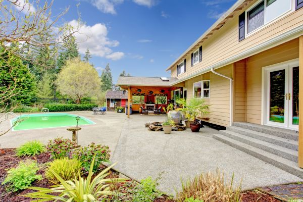 Cost of Pool Area Concreting in Broomfield